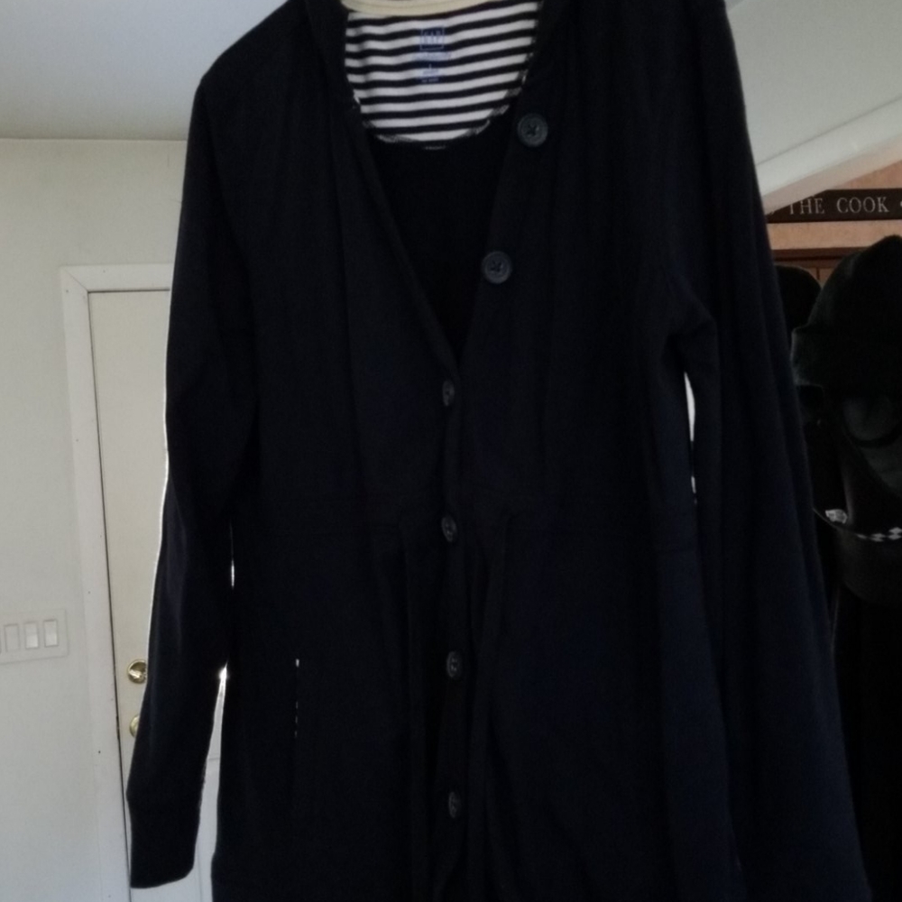 Gap maternity jacket with a hood